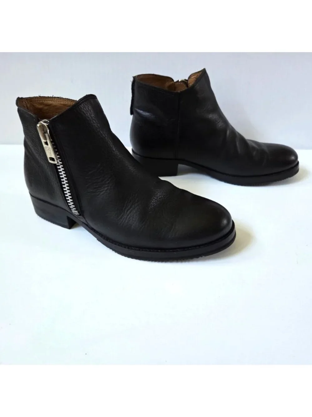 Frye Boots Womens 7.5 Black Leather Madison Moto Shootie Bootie Biker Preppy